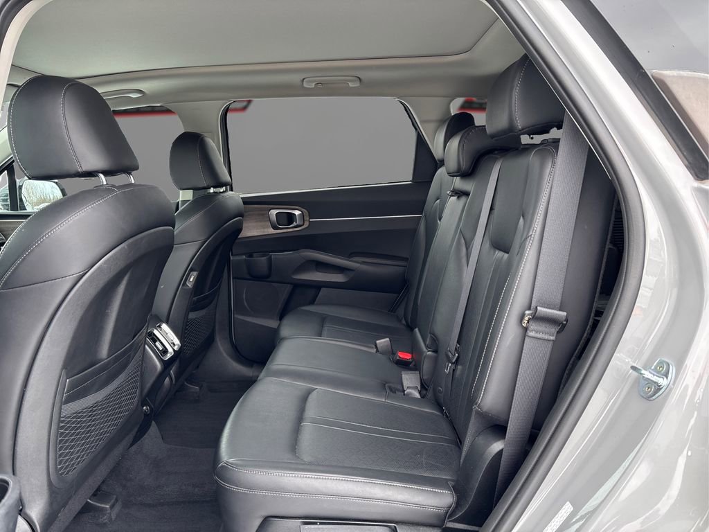 Certified 2022 Kia Sorento S w/ Panoramic Sunroof Package image 10