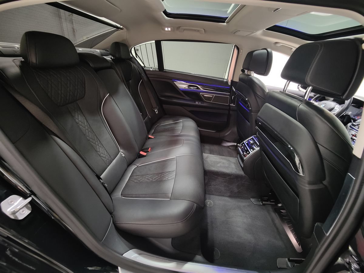 Used 2020 BMW 750i xDrive w/ Executive Package AWD/4WD image 20