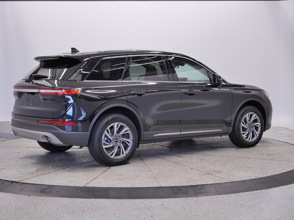 Used 2024 Lincoln Corsair AWD w/ Equipment Group 101A image 6