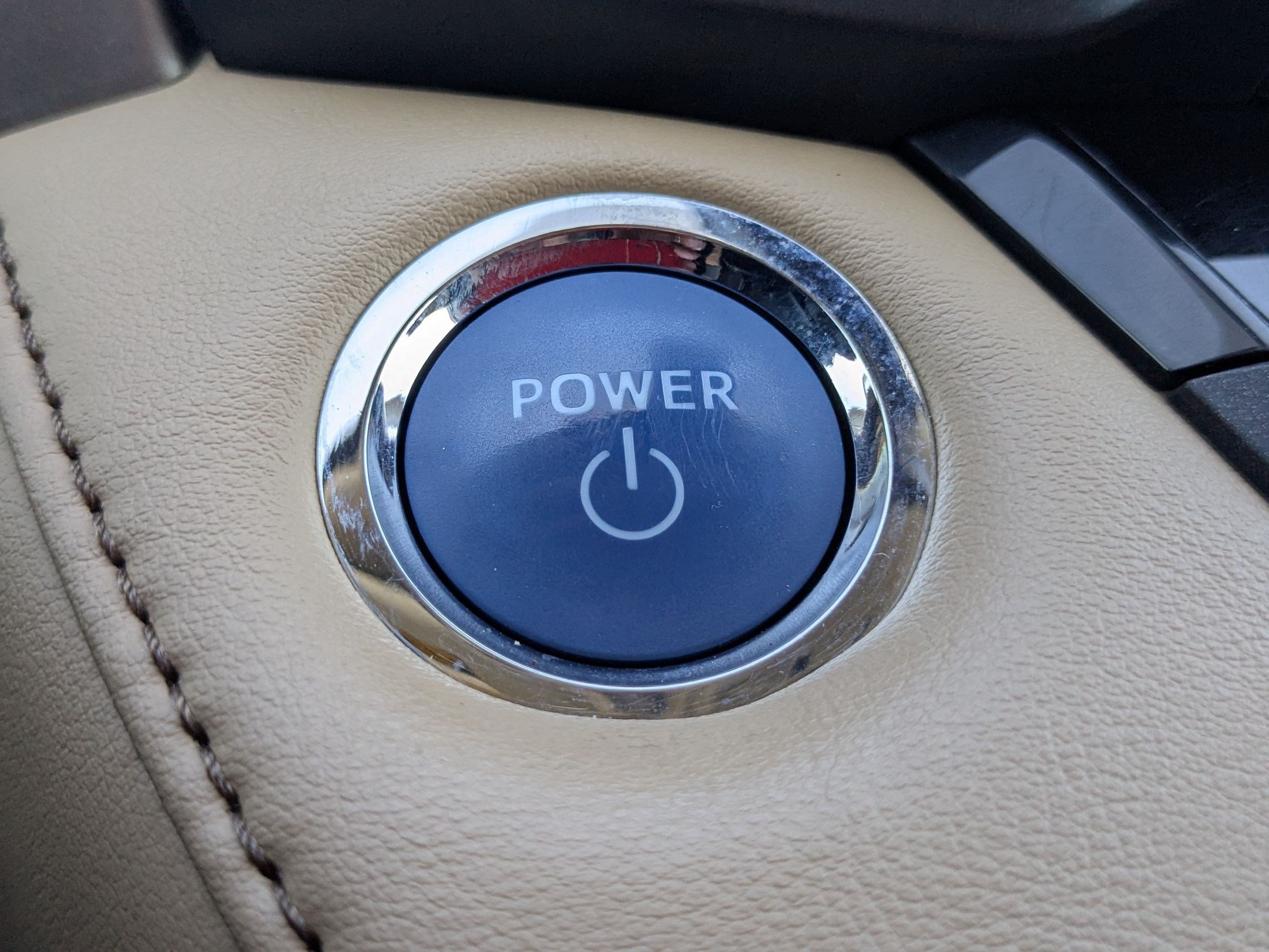 Used 2018 Toyota RAV4 XLE AWD/4WD image 23