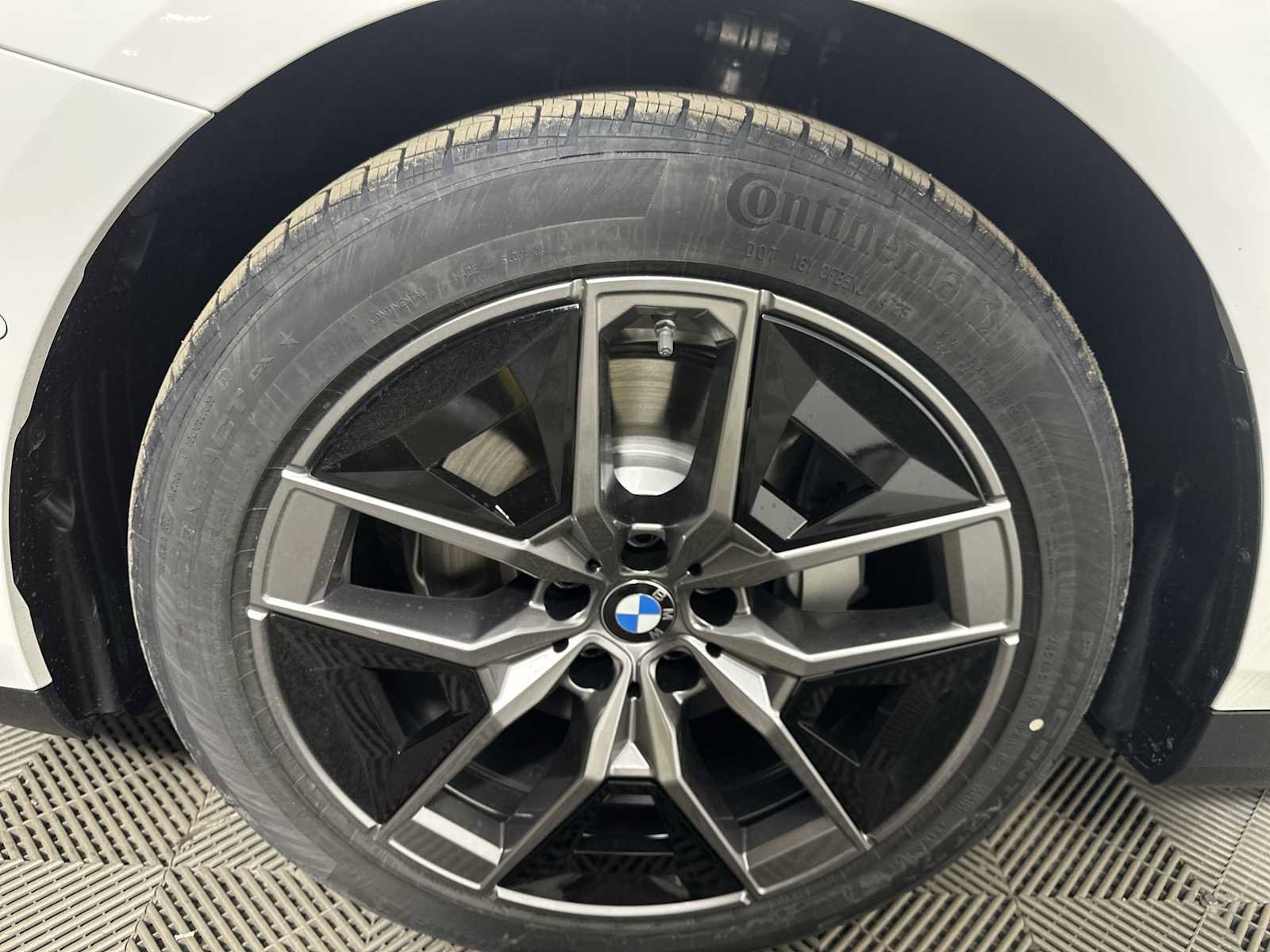 New 2026 BMW 530i xDrive w/ Premium Package image 10