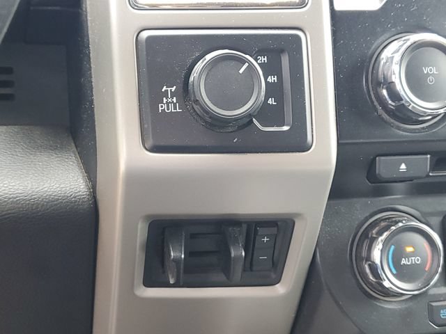 Used 2017 Ford F250 Lariat w/ Lariat Value Package AWD/4WD image 26