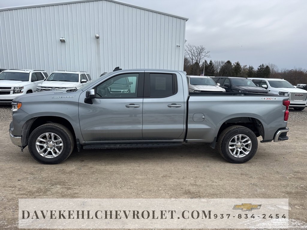 Used 2025 Chevrolet Silverado 1500 LT image 2