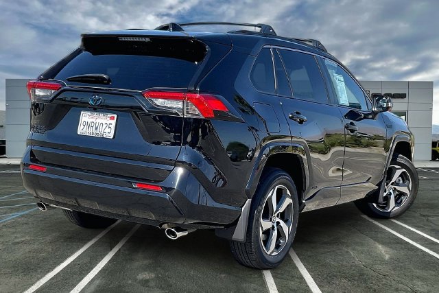 Used 2024 Toyota RAV4 SE w/ Weather & Moonroof Package AWD/4WD image 13