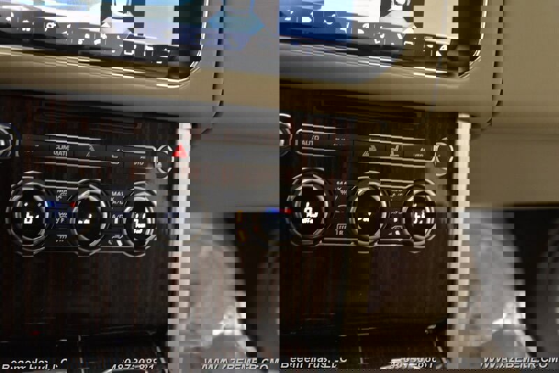 Used 2017 Land Rover Range Rover HSE image 17