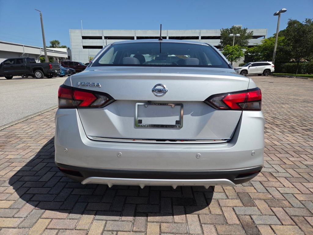 Used 2022 Nissan Versa S FWD image 10