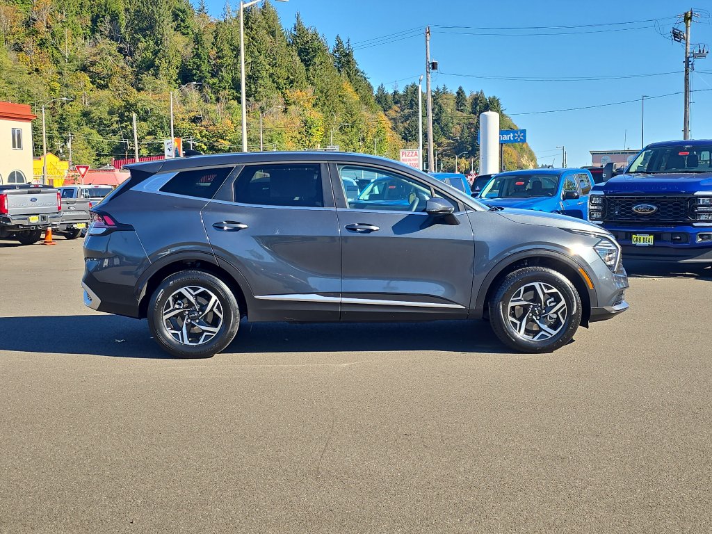 Used 2024 Kia Sportage LX image 7