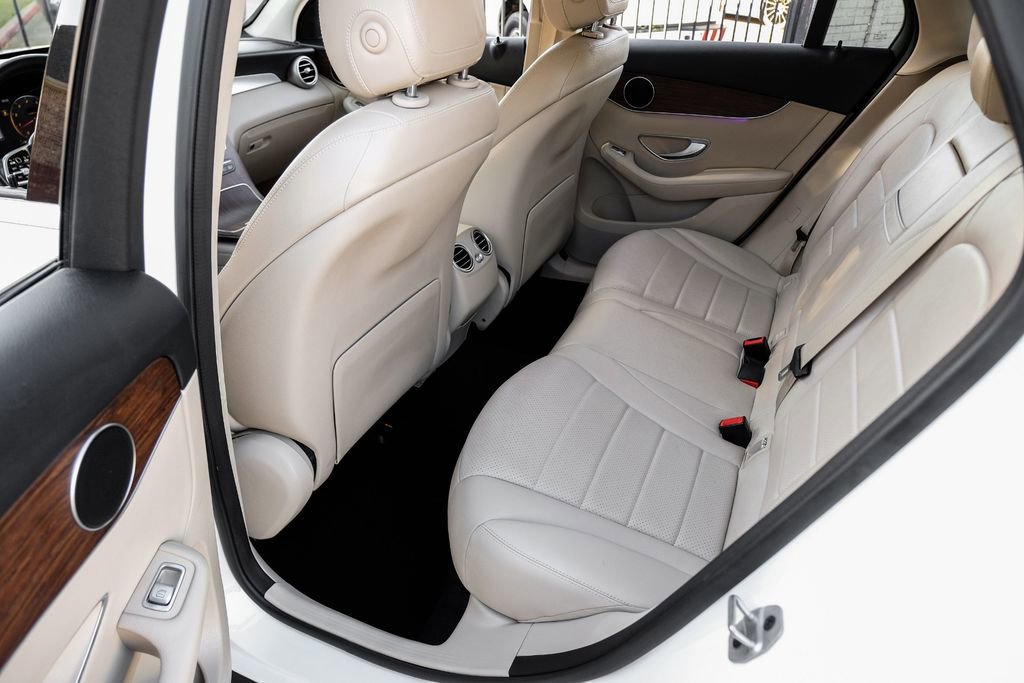 Used 2022 Mercedes-Benz GLC 300 w/ Premium Package Lite image 41