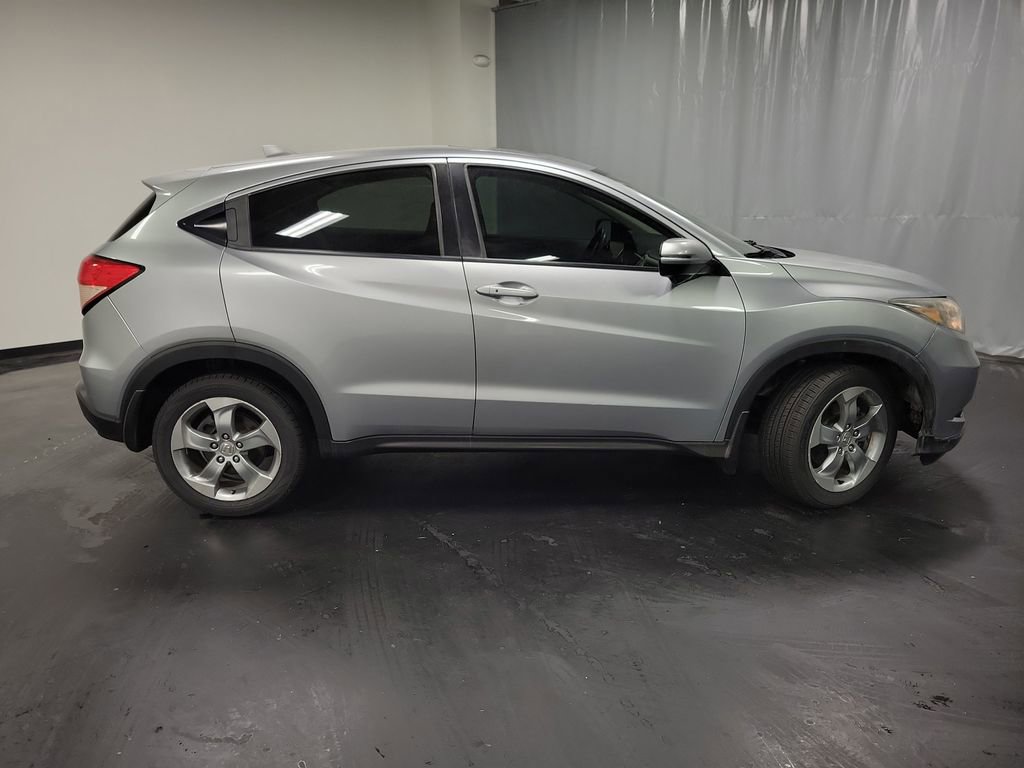 Used 2017 Honda HR-V EX image 9