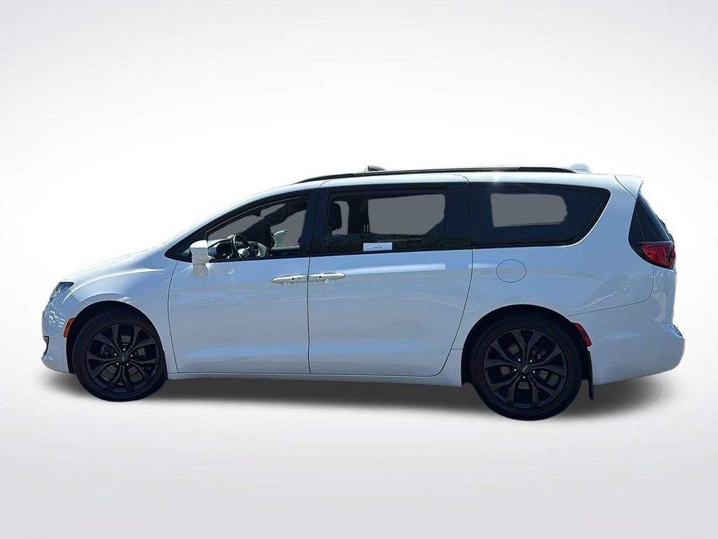 Used 2018 Chrysler Pacifica Touring Plus FWD image 4