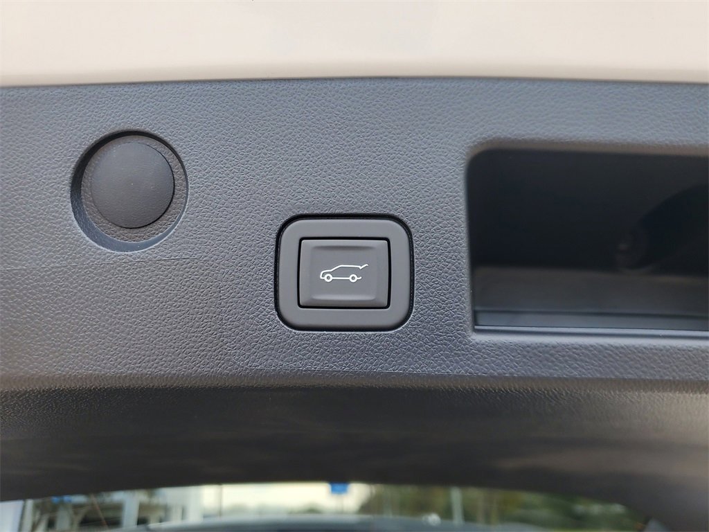 New 2026 Chevrolet Equinox RS w/ Convenience Package III image 9