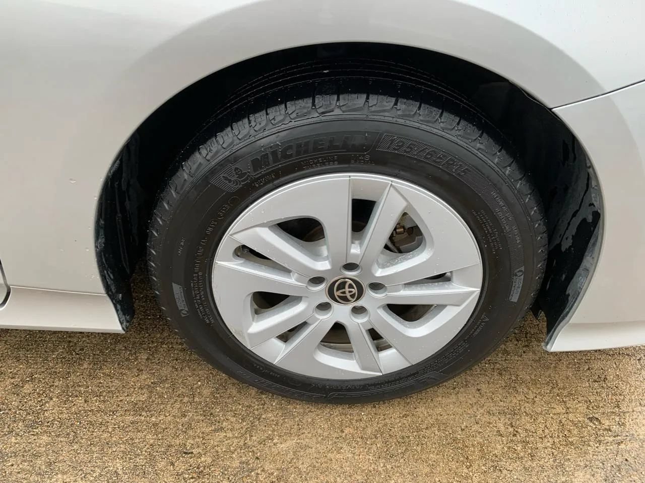 Used 2017 Toyota Prius Two FWD image 25