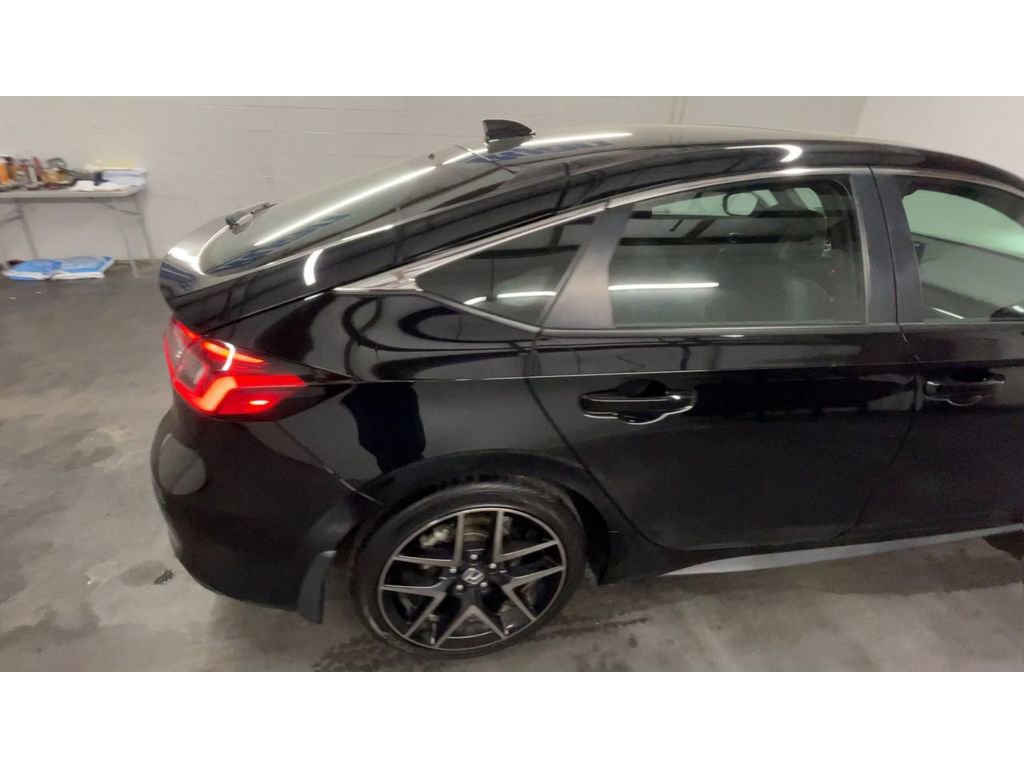 Used 2023 Honda Civic Sport Touring image 9