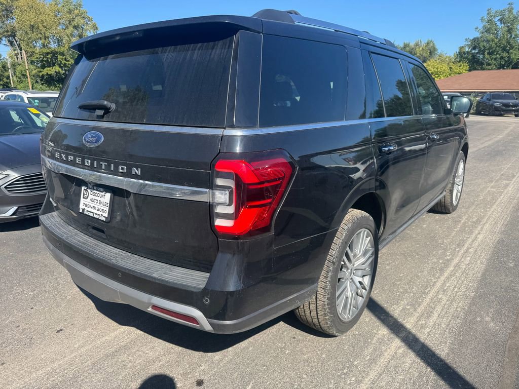 Used 2023 Ford Expedition Limited image 4