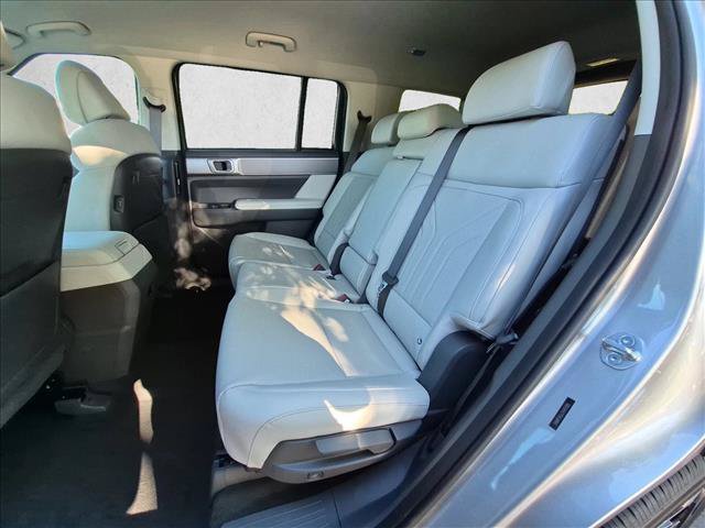 New 2027 Hyundai Santa Fe SEL FWD image 16