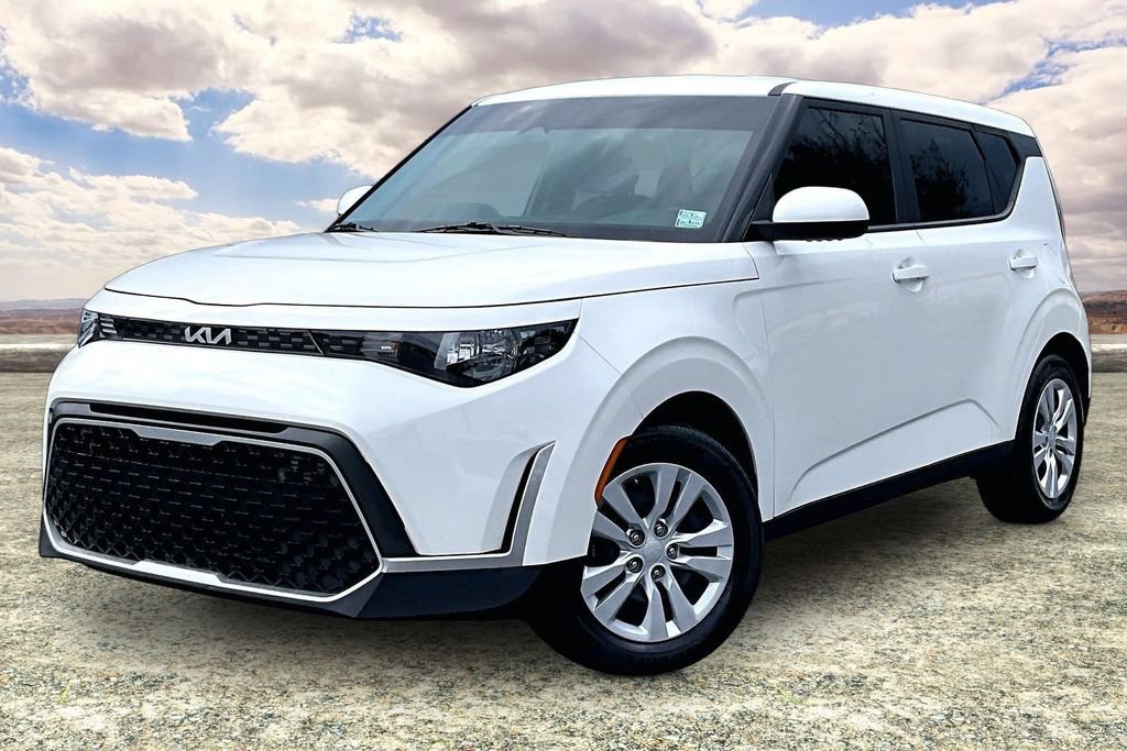 Used 2023 Kia Soul FWD image 3