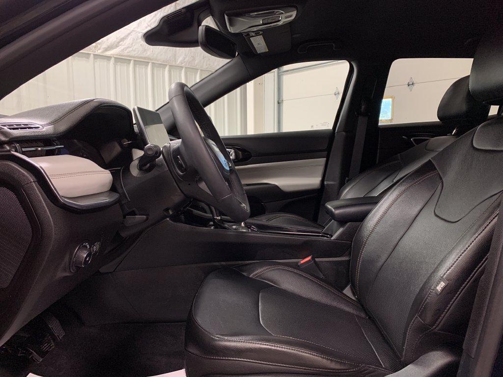 Used 2023 Jeep Compass Limited AWD/4WD image 16