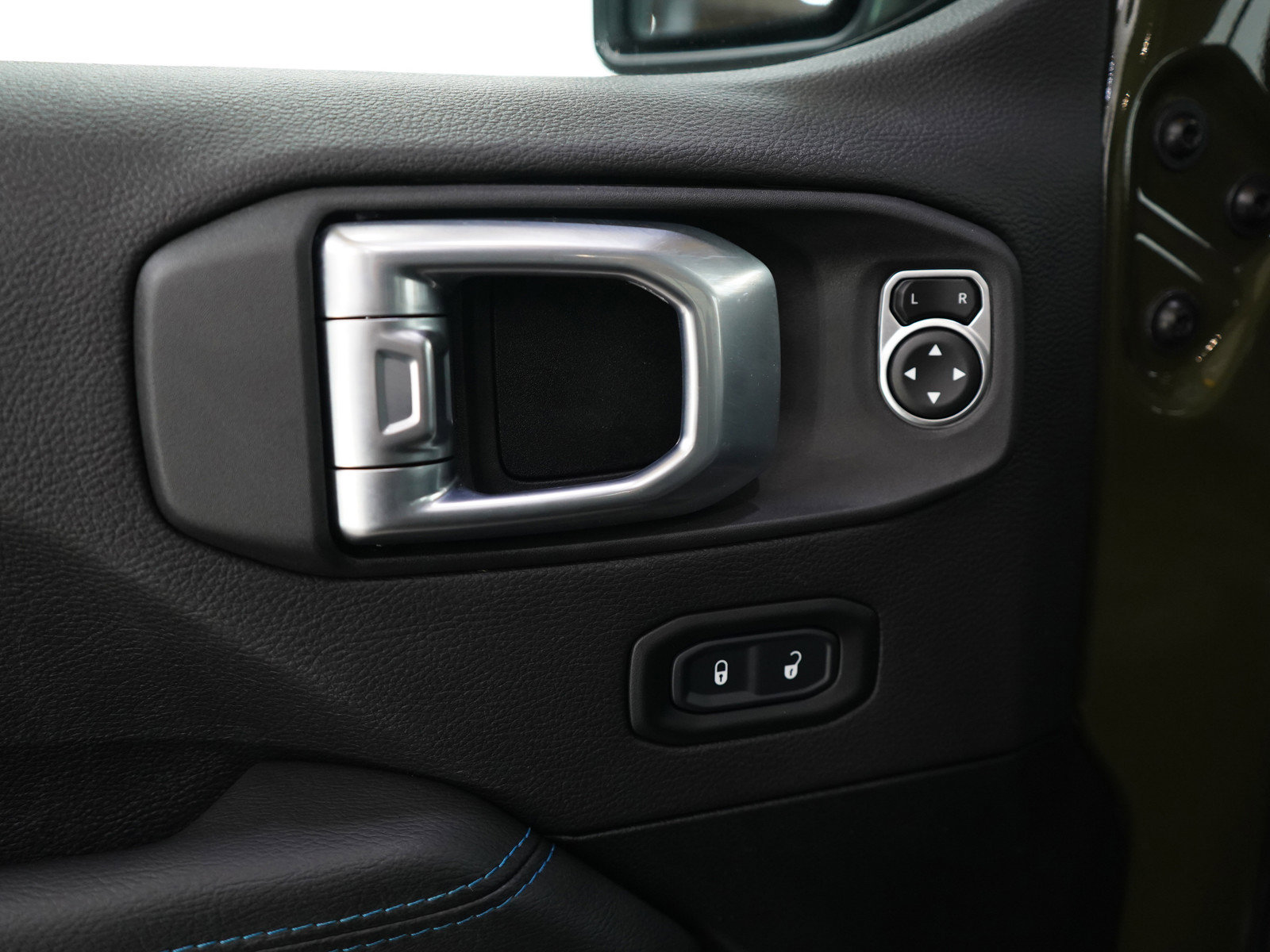 Used 2023 Jeep Wrangler Unlimited Rubicon 4xe w/ Steel Bumper Group image 23