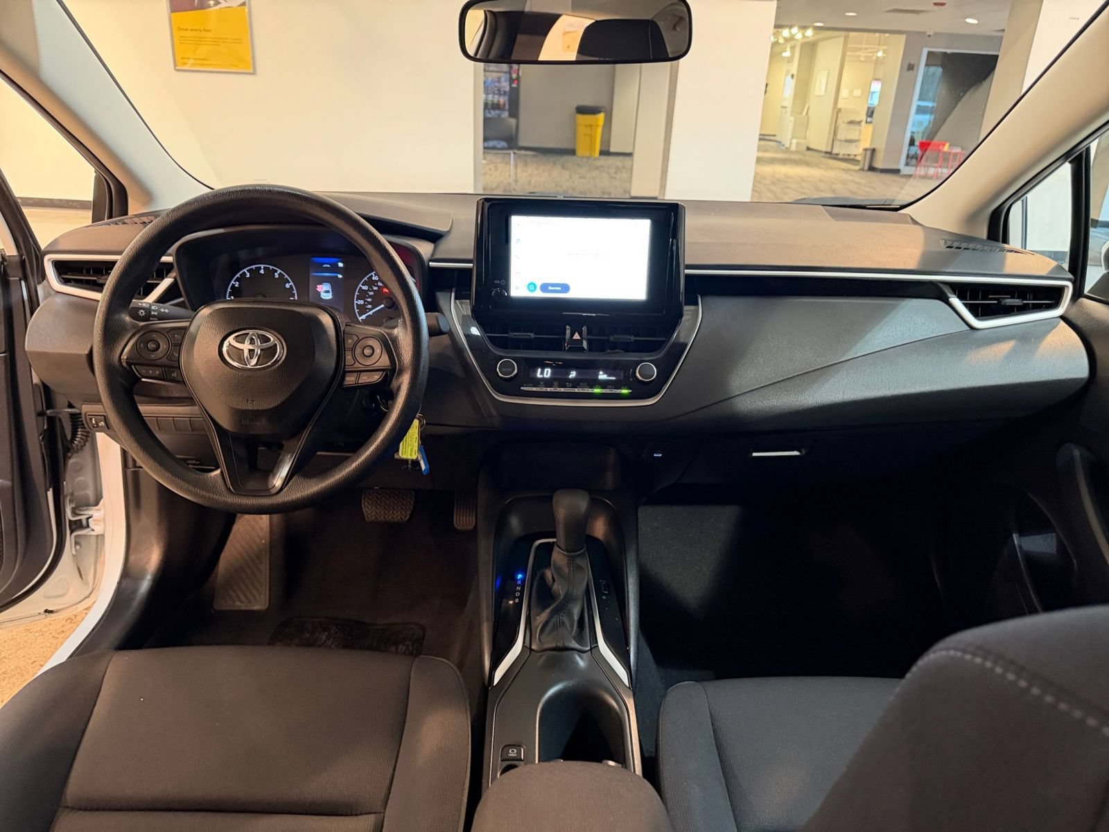 Used 2025 Toyota Corolla LE FWD image 31