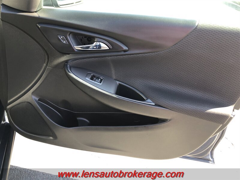 Used 2022 Chevrolet Malibu LT FWD image 21