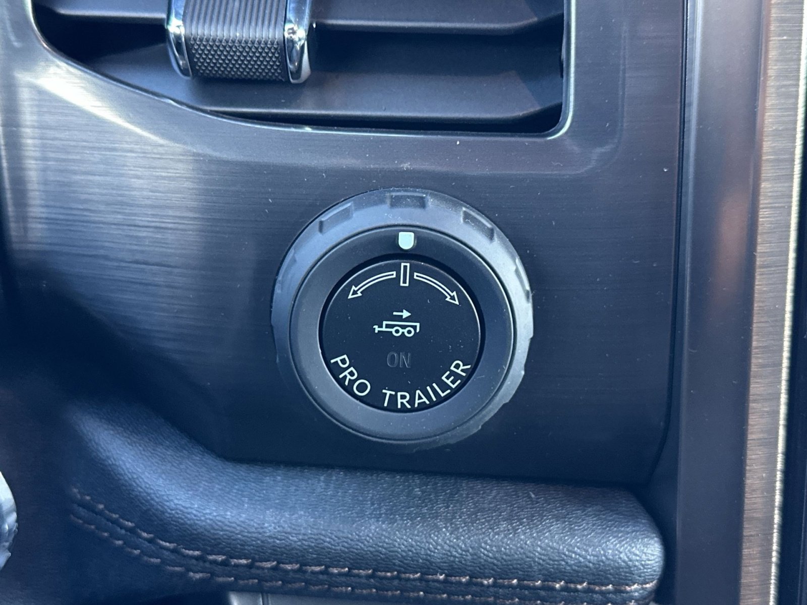 New 2025 Ford F150 Lightning Lariat image 29