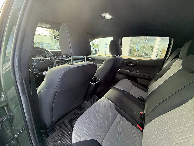 Used 2022 Toyota Tacoma TRD Sport w/ Technology Package AWD/4WD image 13