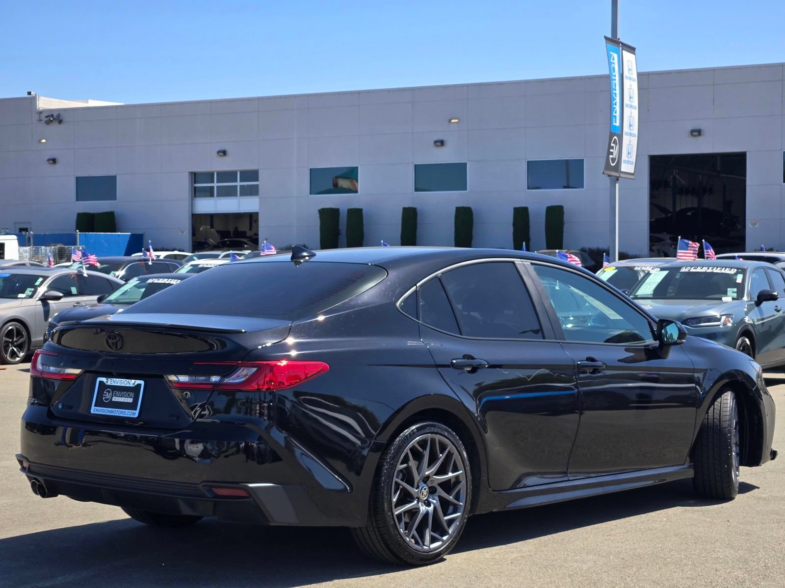 Used 2025 Toyota Camry SE FWD image 7