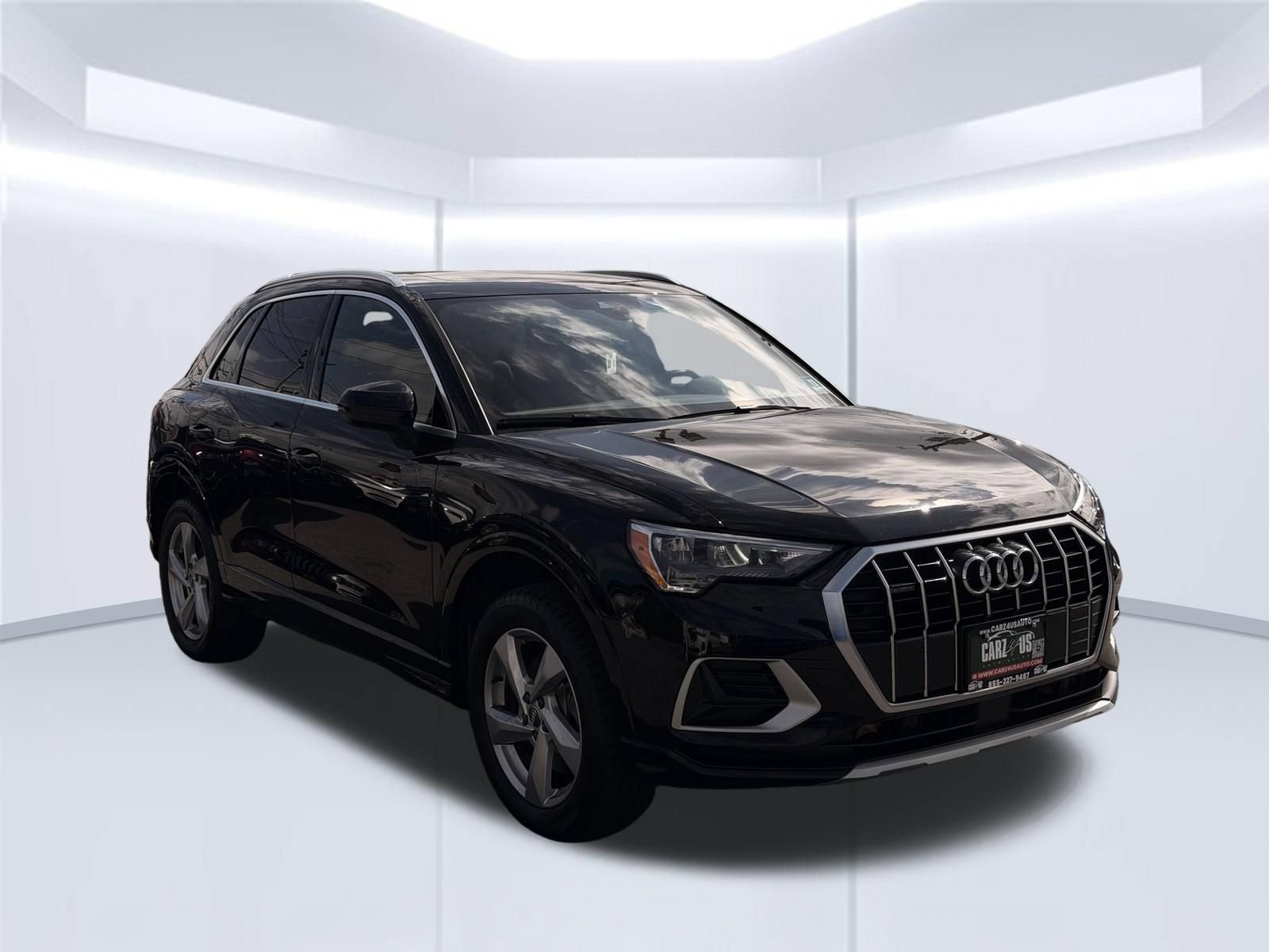 Used 2020 Audi Q3 2.0T Premium w/ Convenience Package AWD/4WD image 3