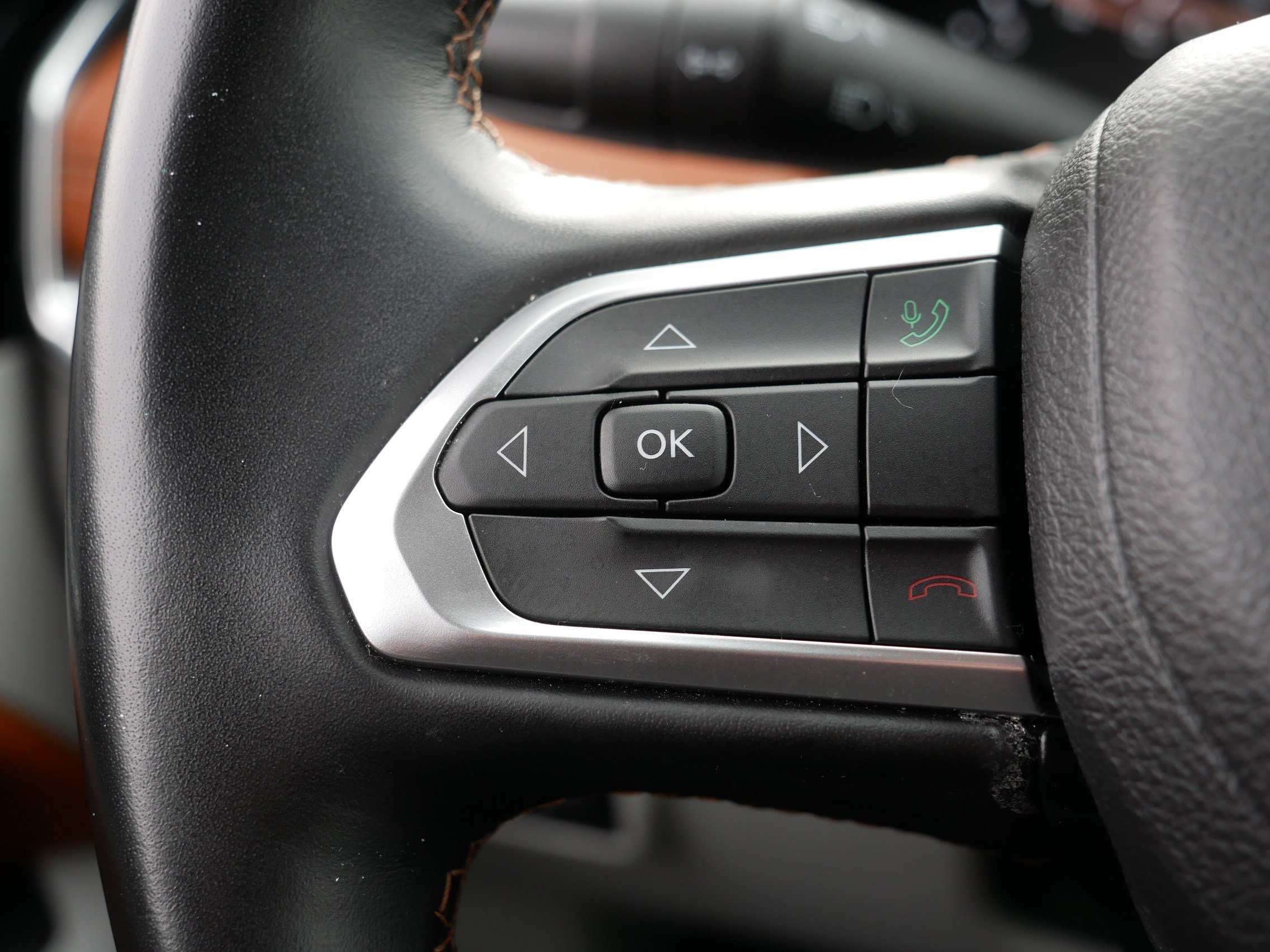 Used 2022 Jeep Compass Limited image 28