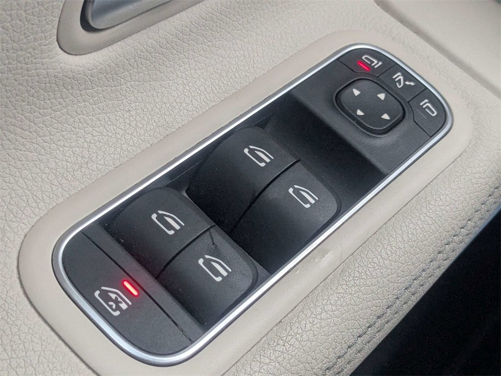 Used 2025 Mercedes-Benz CLA 250 4MATIC image 26