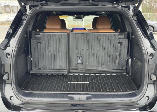Used 2024 Toyota Highlander Platinum image 5