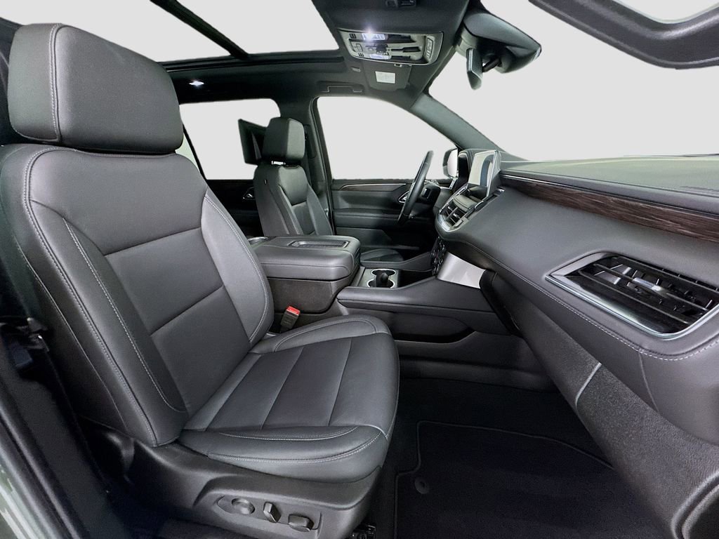 Used 2024 Chevrolet Suburban Z71 w/ Off-Road Capability Package image 27