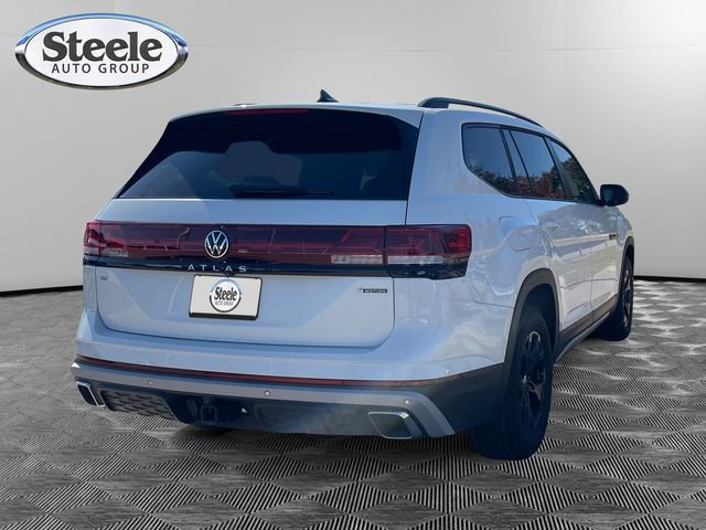 New 2025 Volkswagen Atlas Peak Edition SE image 5