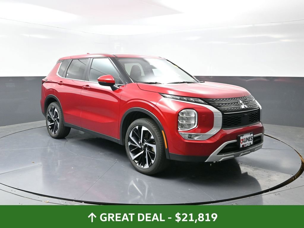 Used 2024 Mitsubishi Outlander SE image 5