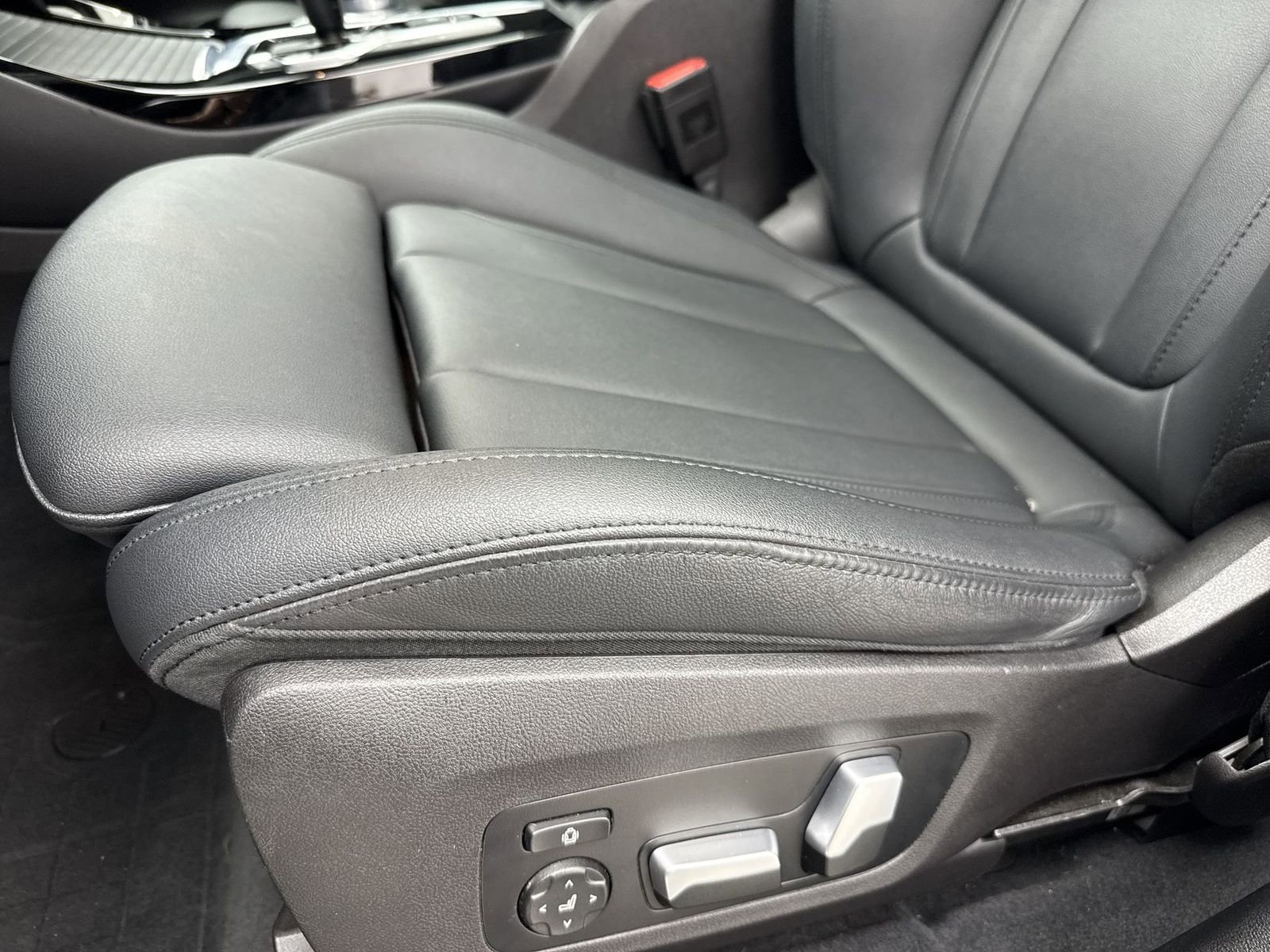 Used 2021 BMW X3 xDrive30e w/ Premium Package image 27