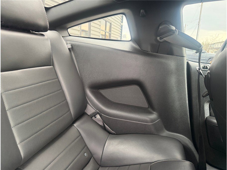 Used 2013 Ford Mustang GT RWD image 34