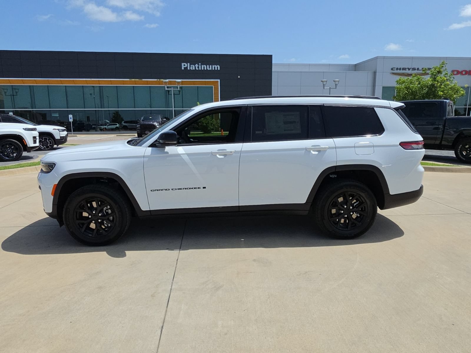 New 2026 Jeep Grand Cherokee L 2WD image 2