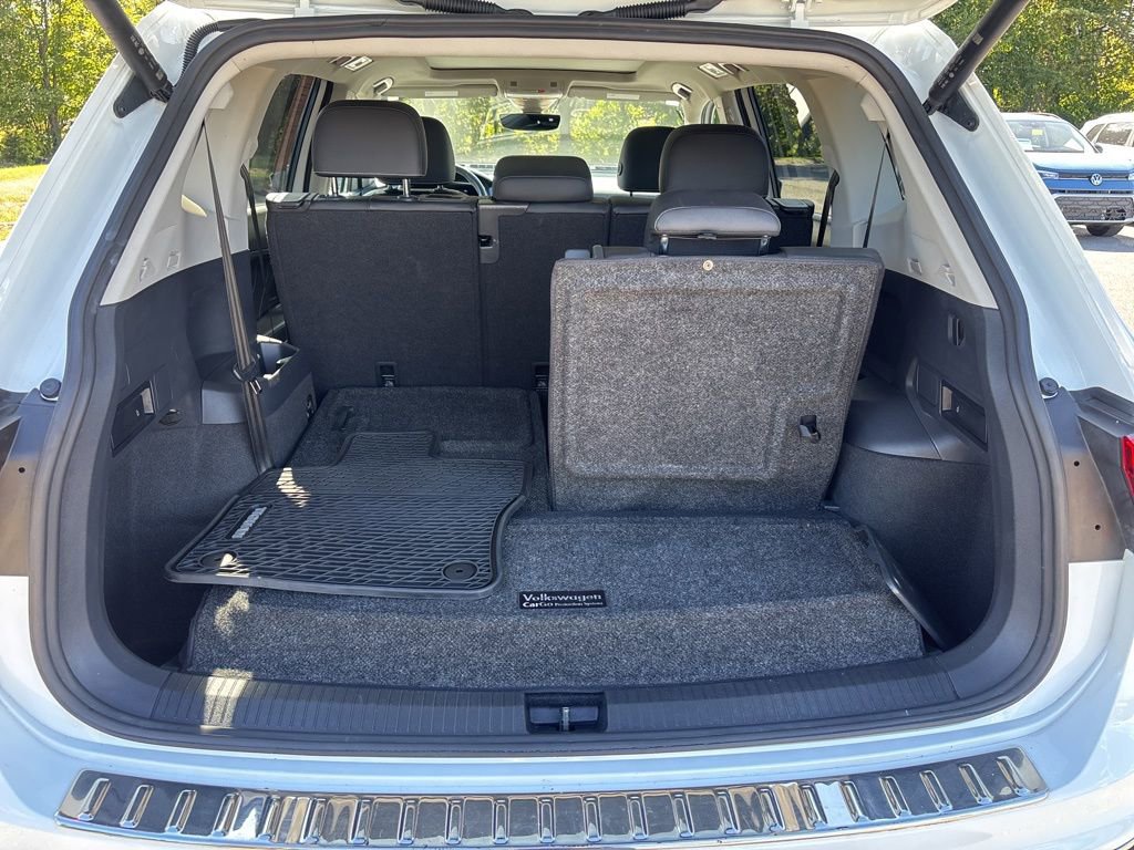 Used 2022 Volkswagen Tiguan SE w/ Panoramic Sunroof Package image 14