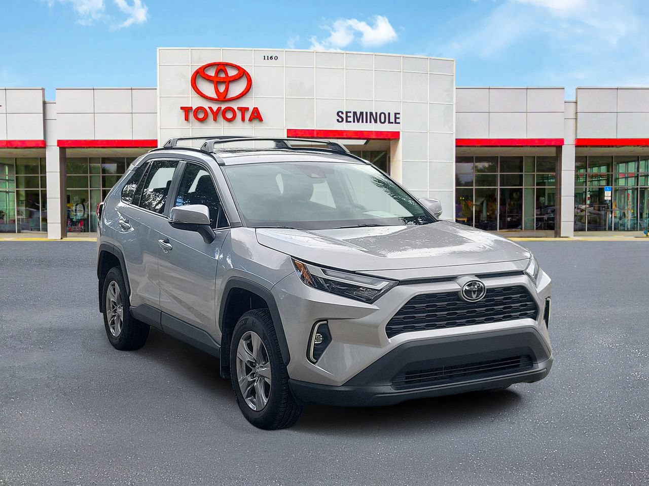 Used 2024 Toyota RAV4 XLE w/ Convenience Package FWD image 2