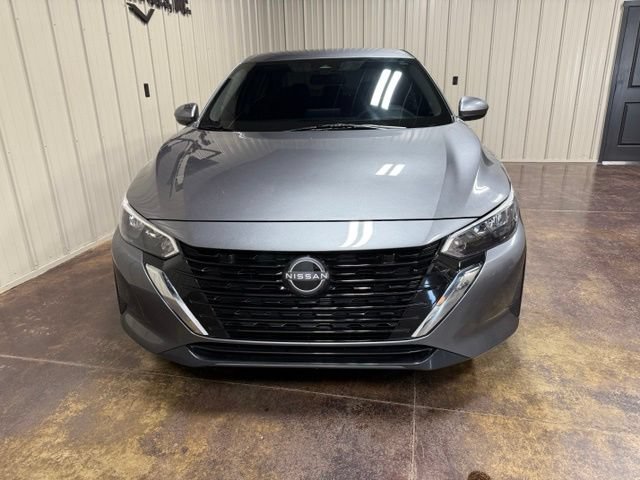Used 2025 Nissan Sentra SV w/ All-Weather Package FWD image 2