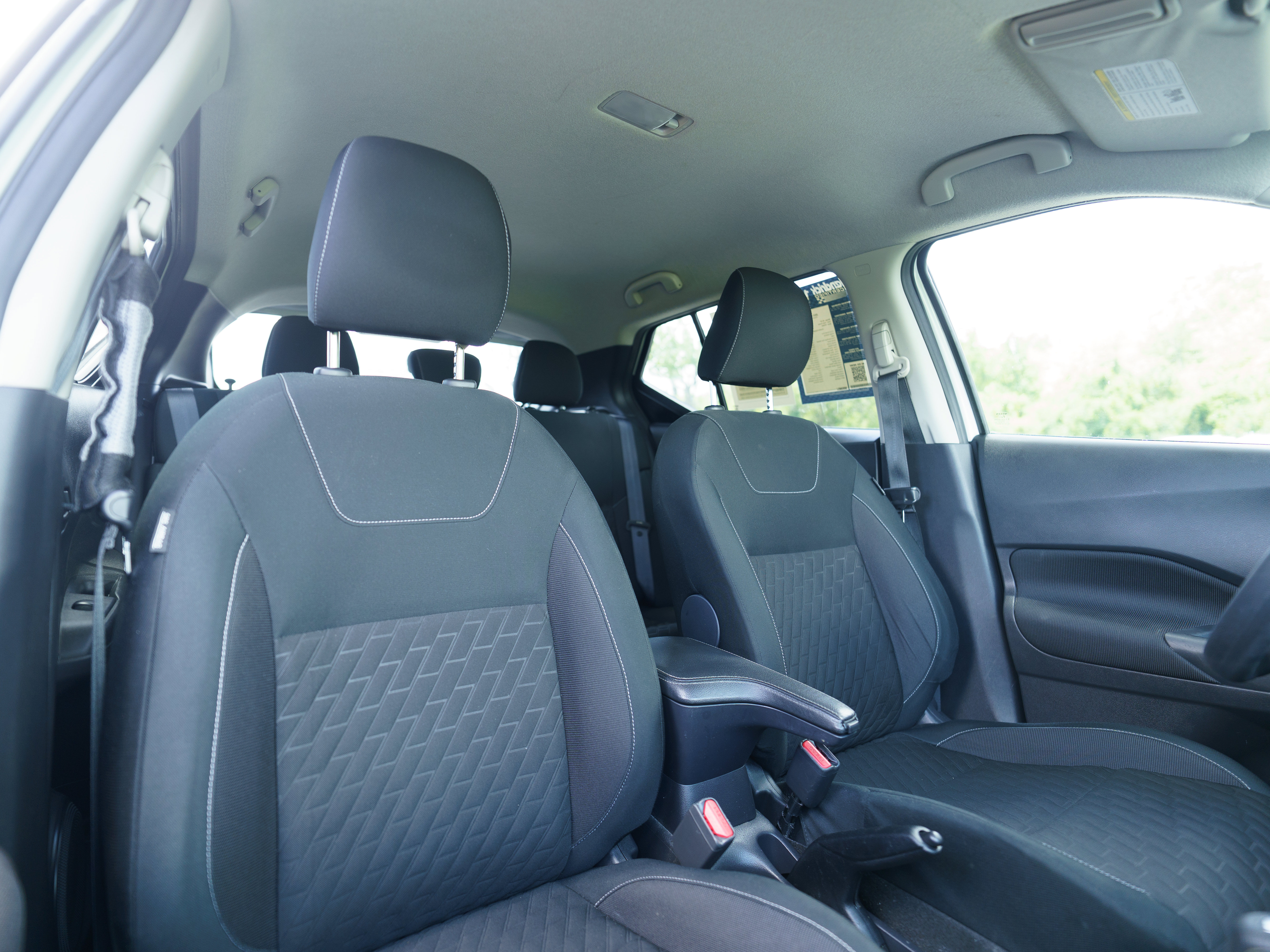 Used 2021 Nissan Kicks S FWD image 11