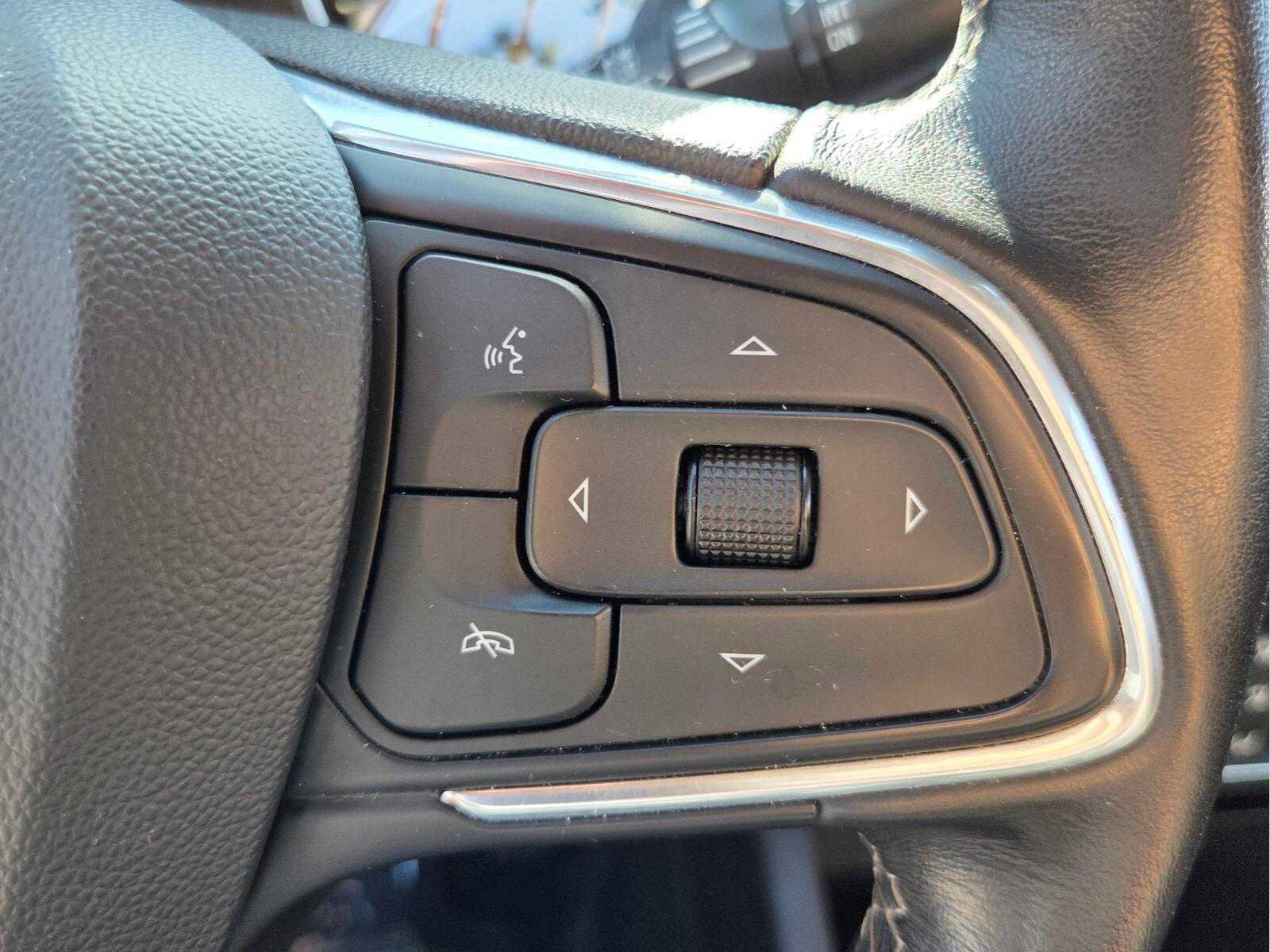 Used 2021 Buick Encore GX Select w/ Advanced Technology Package FWD image 29