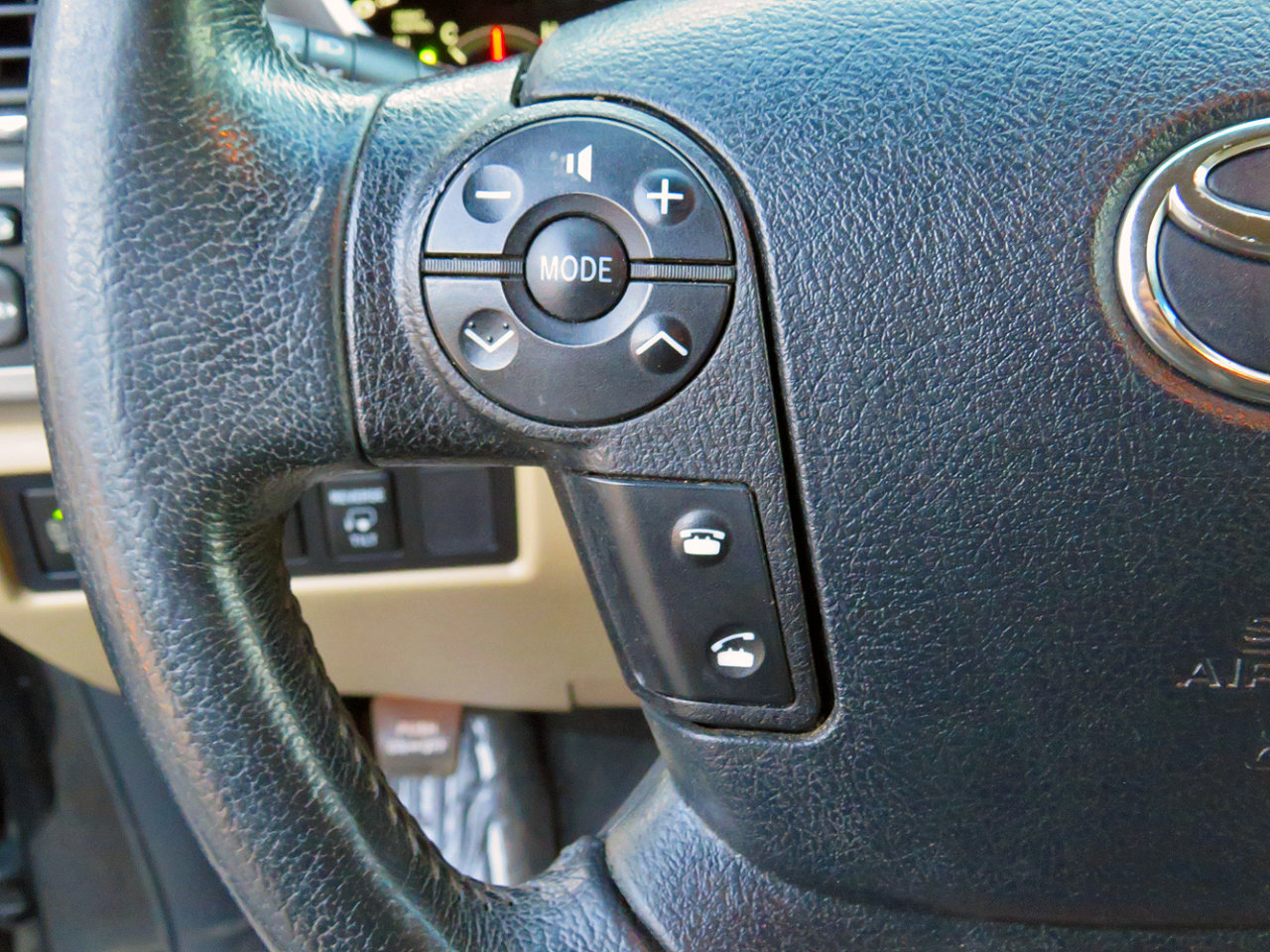 Used 2013 Toyota Sequoia Platinum image 22