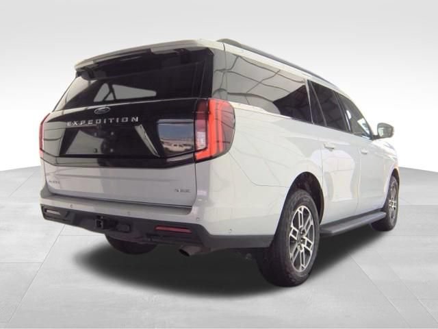 Used 2025 Ford Expedition Max Active AWD/4WD image 5