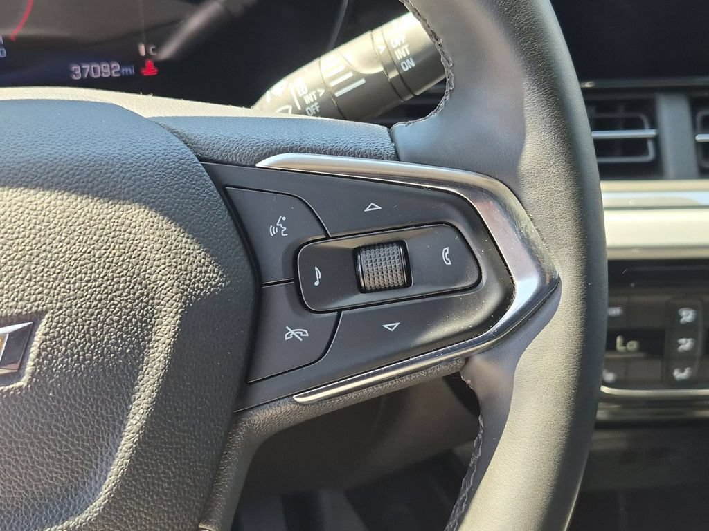 Used 2025 Chevrolet Trax LT w/ LT Convenience Package FWD image 22