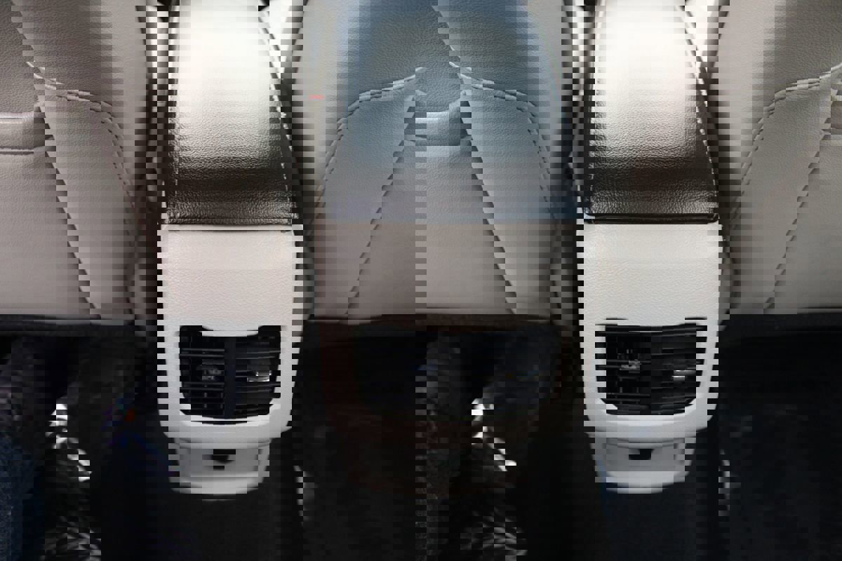 Used 2019 Ford Fusion SEL image 26