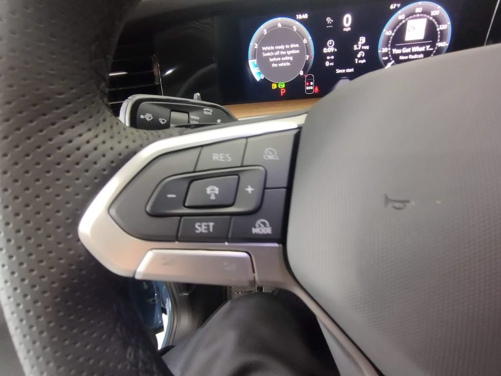 New 2026 Volkswagen Tiguan SE R-Line AWD/4WD image 32