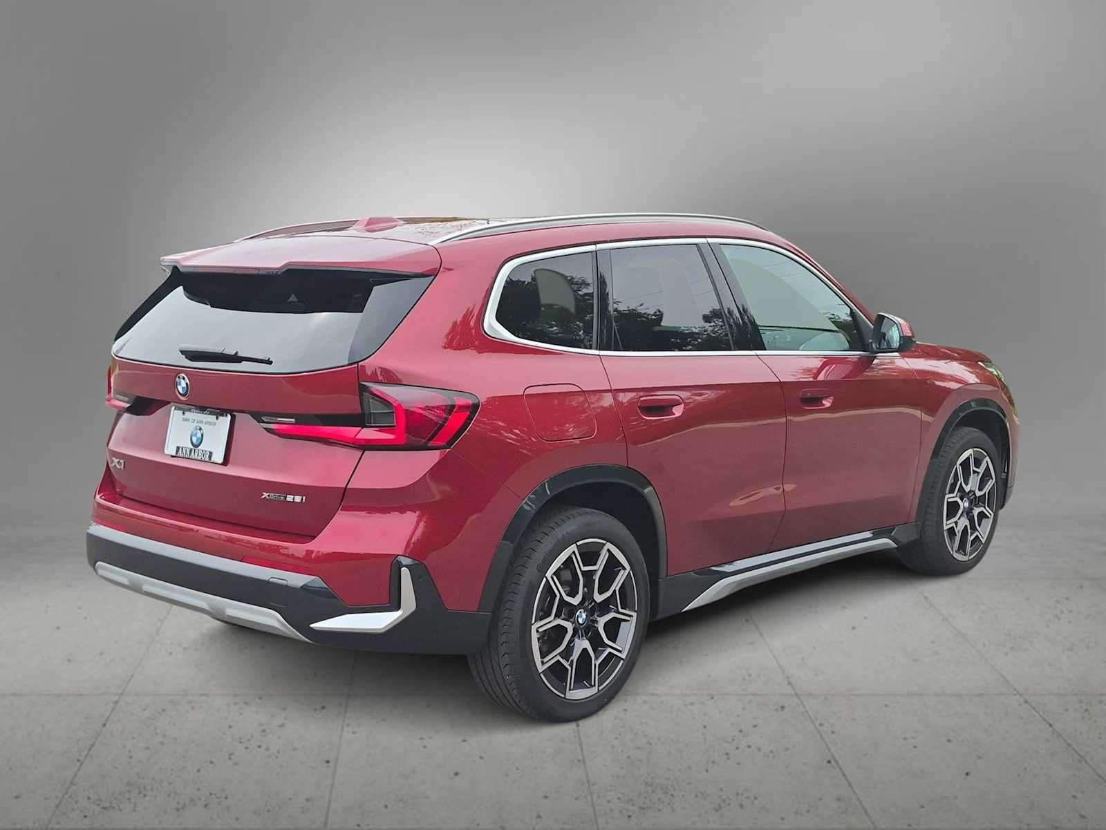 Used 2026 BMW X1 xDrive28i AWD/4WD image 8