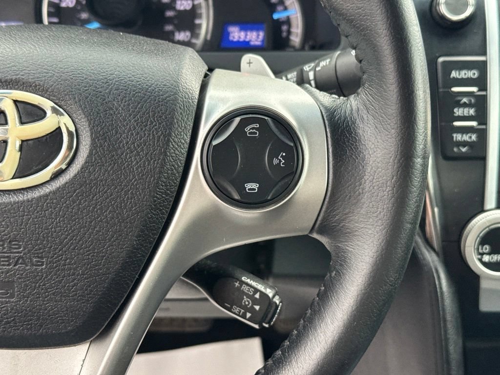 Used 2014 Toyota Camry SE w/ Moonroof Package FWD image 17