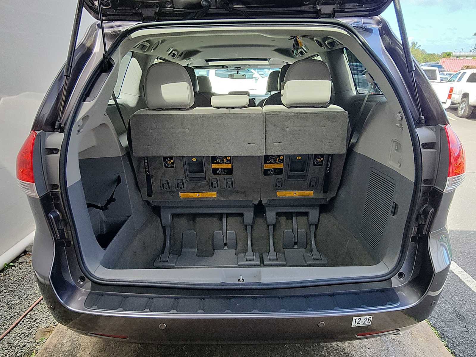 Used 2012 Toyota Sienna XLE image 26